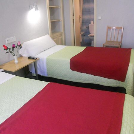 Hostal Olga Madrid Exterior photo