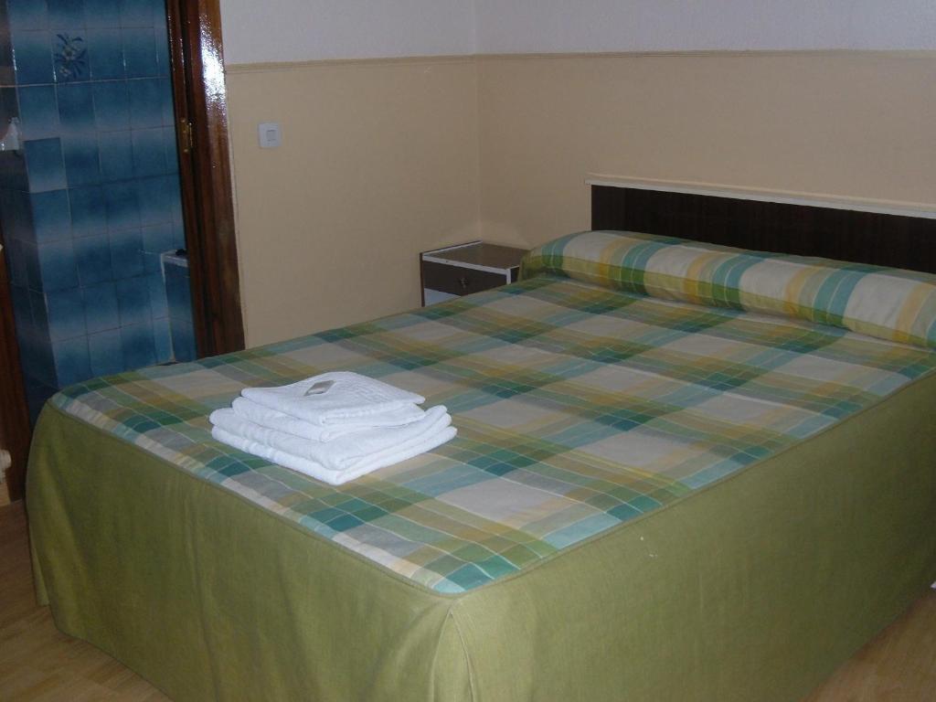 Hostal Olga Madrid Room photo