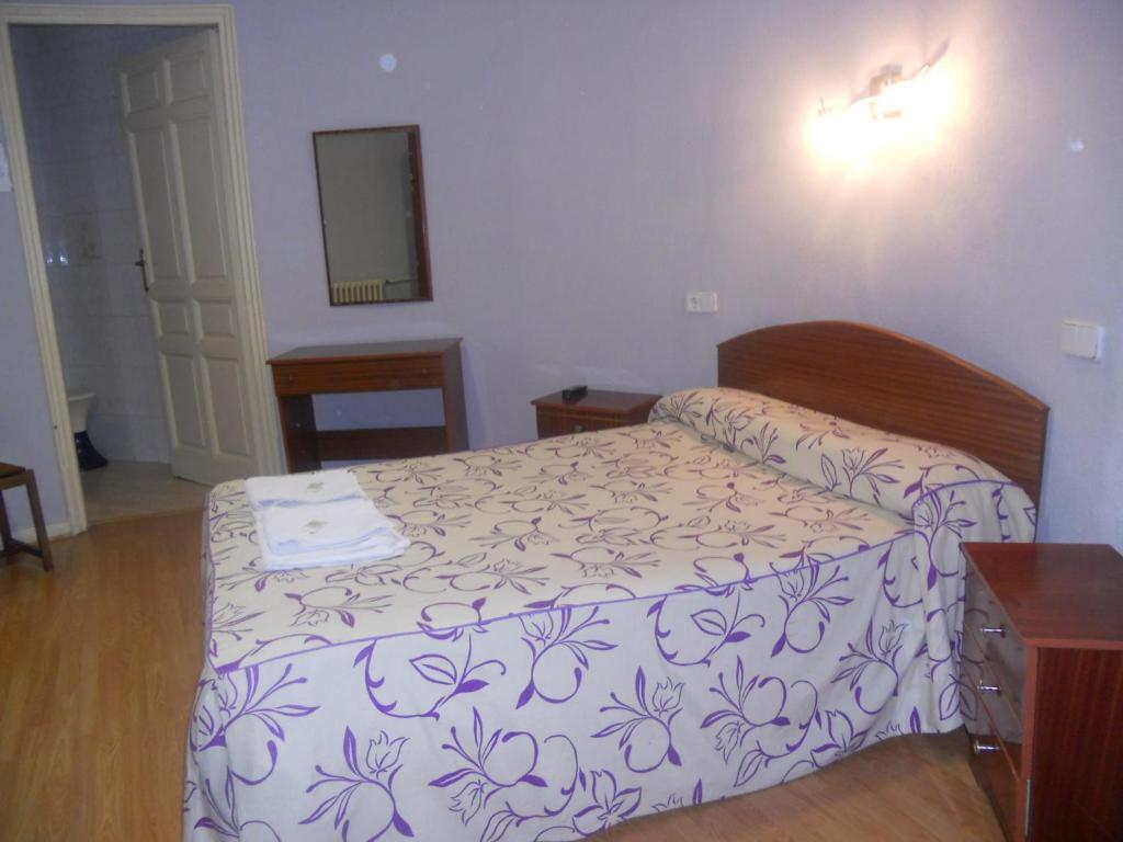 Hostal Olga Madrid Room photo