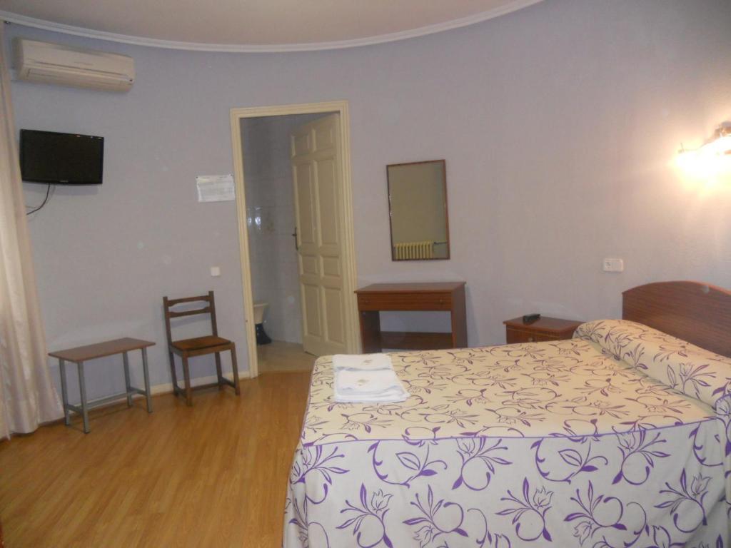 Hostal Olga Madrid Room photo