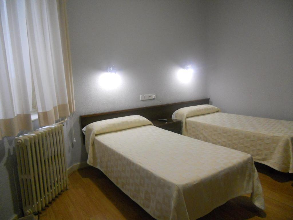 Hostal Olga Madrid Room photo