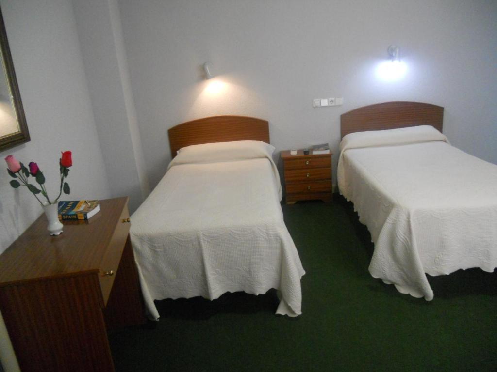 Hostal Olga Madrid Room photo